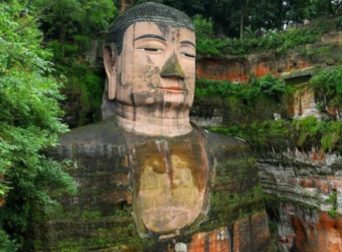 Hidden Treasures to Discover Along Mount Emei’s Tourist Routes